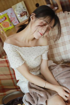 pg one李小璐视频